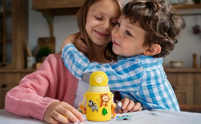 Kids Insulated Tumbler Set – 16 oz Stainless Steel Bottle with 2 Lids (Straw + Pour), Screw-On Cup, Adjustable Strap, Silicone Sleeve + 8 Charms – BPA-Free, Gift-Ready (Safari)