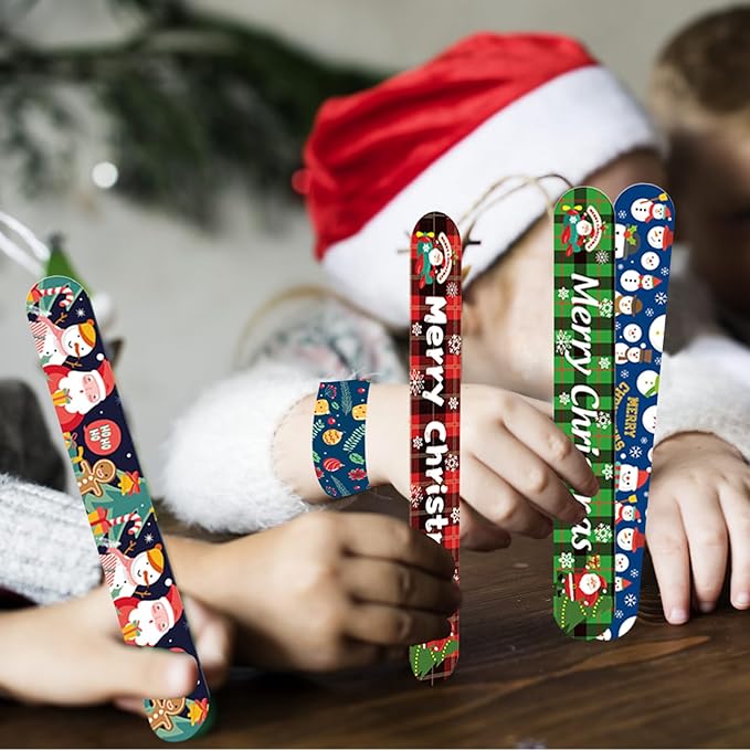 100Pcs Christmas Slap Bracelets Bulk, Christmas Toys Party Favors Fidget Toys, Xmas Snap Wristbands for Kids Xmas Gifts, Goodies Stocking Stuffers, Classroom Prizes for Boys Girls
