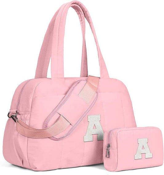 Birthday Gifts for Women Duffle Bag-Tween Girls Trendy Stuff, Weekender Bags for Women，Initial Overnight Bag with Wet Pocket，Lightweight Travel Bags Personalized Gym Tote with Makeup Pouch