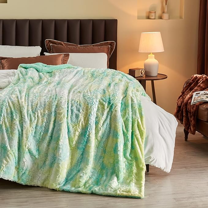 NEWCOSPLAY Super Soft Faux Fur Throw Blanket for Couch Multi Green Sherpa Fuzzy Plush Warm Blanket for Sofa Bed (Multi Green, Throw(50"x60"))