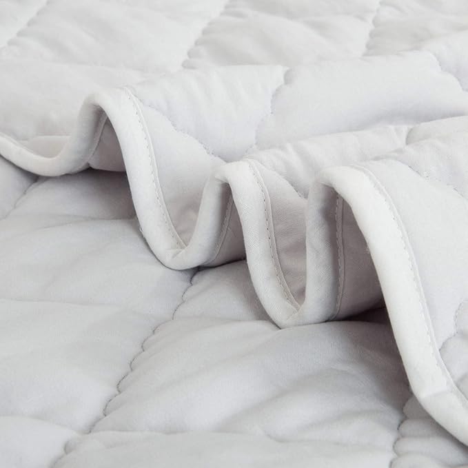 NTBAY Down Alternative Toddler Comforter, Lightweight and Warm Solid Color Baby Crib Quilted Blanket, 39x47 inches, Light Grey