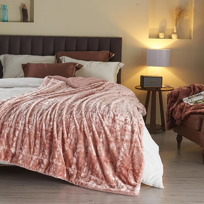 NEWCOSPLAY Super Soft Faux Fur Blanket Twin Size Dusty Pink Sherpa Fuzzy Plush Warm Blanket for Sofa Bed (Dusty Pink, Twin(60"x80"))