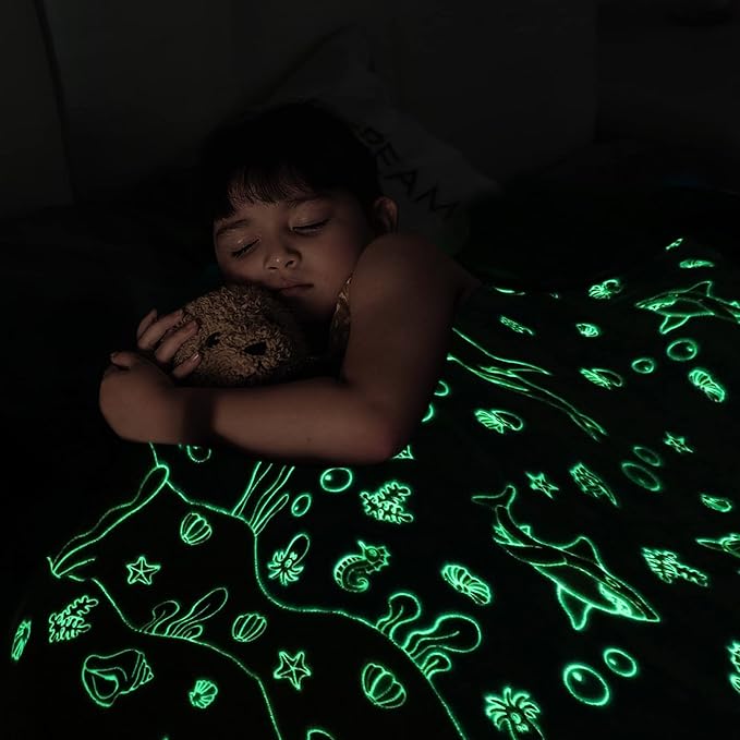 Wesan Glow in The Dark Blanket Ocean Fish Theme Gifts Kids Boys Teen Present Throw Adults Teenage Boys Room Decor Bedroom Camping Soft Cozy Plush Blanket Black 50"x60"