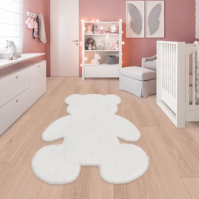 4x5.3 ft White Bear Shaggy Large Rug, Soft Fluffy Faux Sheepskin Fur Rug Fuzzy Shag Area Rug Cute Plush Carpet for Nursery Kids Girls Bedroom Room Aesthetic Living Room Floor Home Decor, White
