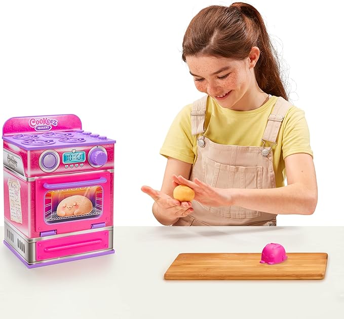 Cookeez Makery Cinnamon Treatz Oven – Interactive Bake & Reveal Oven Playset with Mystery Scented Plush (Cinnamon Pooch, Fondant Feline, or Strawberry Swirl), Mixing Tools, Dough, & Accessories, 5+