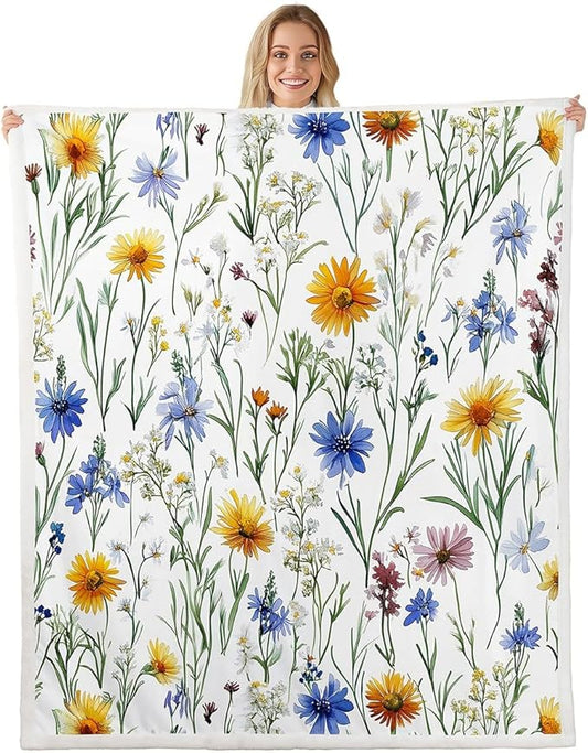 Watercolor Chamomile Plush Throw for Sofa, Couch, Bed - Clover Fleece Decorative Botanical Floral Sherpa Blanket - Blossom Wild Flowers Fuzzy Colorful Throw 50x60 Inch