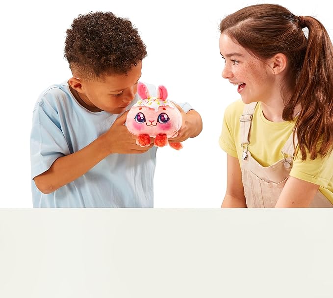 Cookeez Makery Cinnamon Treatz Oven – Interactive Bake & Reveal Oven Playset with Mystery Scented Plush (Cinnamon Pooch, Fondant Feline, or Strawberry Swirl), Mixing Tools, Dough, & Accessories, 5+