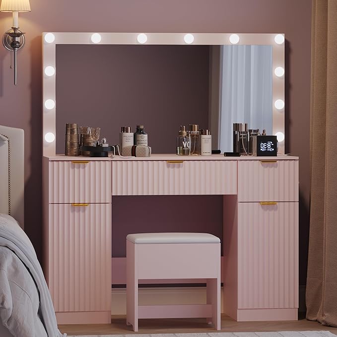 Fluted Makeup Vanity with Large Lighted Mirror and Chair, 7 Drawer Dressing Table with Power Outlet and USB, Elegant Vanity Desk with Cushioned Stool for Bedroom, Women, Girls