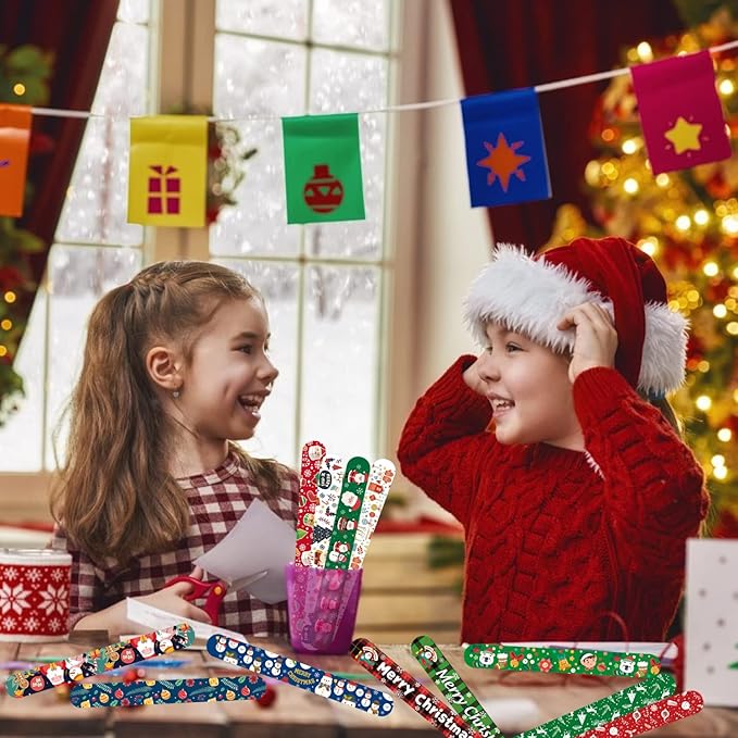 100Pcs Christmas Slap Bracelets Bulk, Christmas Toys Party Favors Fidget Toys, Xmas Snap Wristbands for Kids Xmas Gifts, Goodies Stocking Stuffers, Classroom Prizes for Boys Girls
