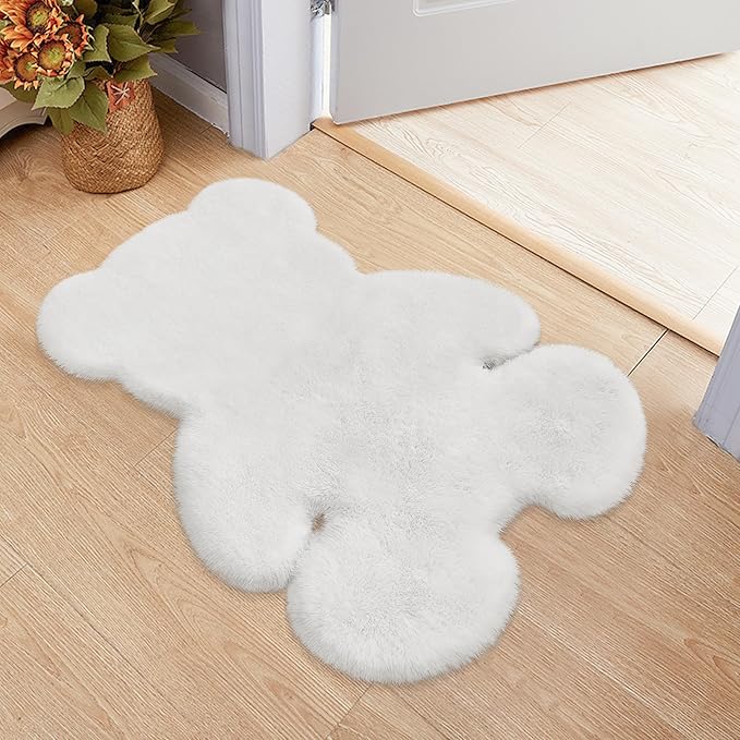 2ft White Small Bear Shag Rug, Soft Fluffy Faux Sheepskin Fur Rug Fuzzy Shaggy Area Rug Cute Plush Carpet for Nursery Kids Girls Bedroom Room Aesthetic Living Room Floor Home Decor, White