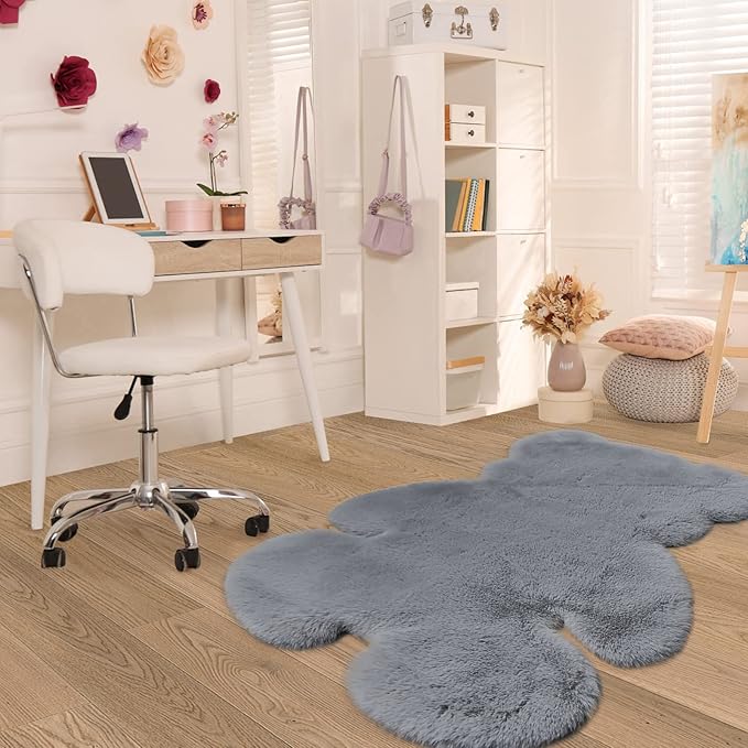 4.6x6 ft Grey Bear Soft Fluffy Large Rug, Shaggy Faux Sheepskin Fur Rug Fuzzy Shag Area Rug Cute Plush Carpet for Nursery Kids Girls Bedroom Room Aesthetic Living Room Floor Home Decor, Grey