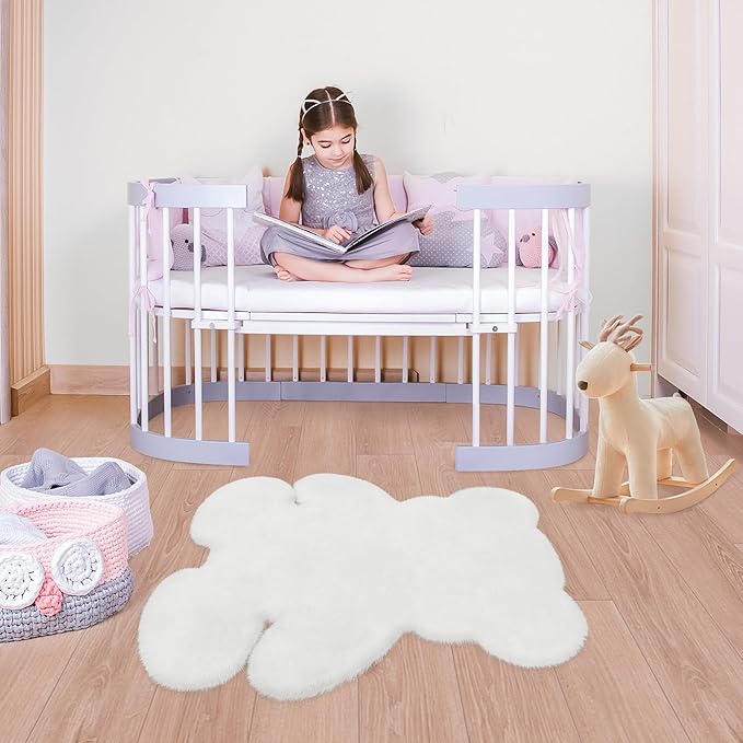 2ft White Small Bear Shag Rug, Soft Fluffy Faux Sheepskin Fur Rug Fuzzy Shaggy Area Rug Cute Plush Carpet for Nursery Kids Girls Bedroom Room Aesthetic Living Room Floor Home Decor, White