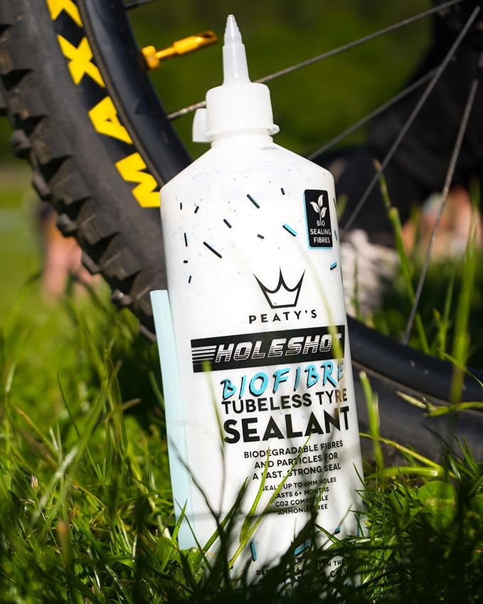 Peaty's Holeshot Biofibre Tubeless Tire Sealant, Fast Acting Puncture Repair for MTB, Road and Gravel Bikes