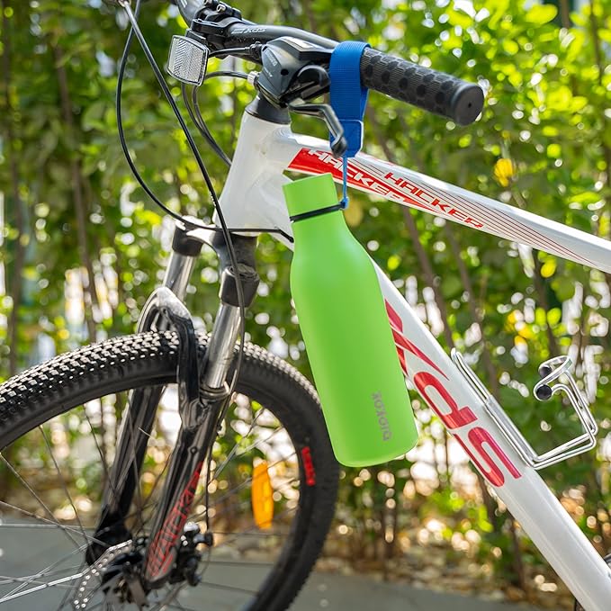 BJPKPK Insulated Water Bottles, 18 oz Stainless Steel Metal Water Bottle with Strap, BPA Free Leak Proof Thermos, Mugs, Flasks, Reusable Water Bottle for Sports & Travel, Green