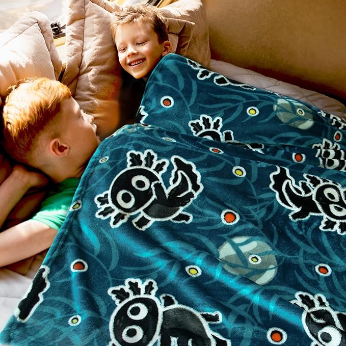Axolotl Blanket Kids Glow in The Dark Blanket Axolotl Gifts for Teens Girls Boys Cute Animal Salamander Toys Throw Blankets Soft Fleece Bedding Blankets