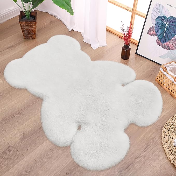 3x3.9ft White Small Bear Shaggy Rug, Soft Fluffy Faux Sheepskin Fur Rug Fuzzy Shag Area Rug Cute Plush Carpet for Nursery Kids Girls Bedroom Room Aesthetic Living Room Home Decor, White