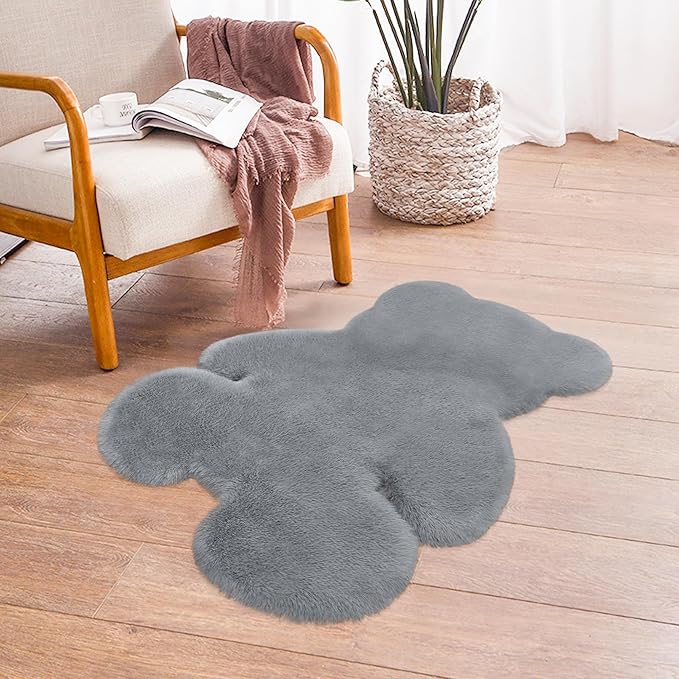 2ft Grey Small Bear Shag Rug, Soft Fluffy Faux Sheepskin Fur Rug Fuzzy Shaggy Area Rug Cute Plush Carpet for Nursery Kids Girls Bedroom Room Aesthetic Living Room Floor Home Decor, Grey