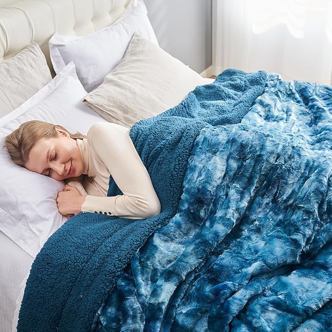 NEWCOSPLAY Super Soft Faux Fur Throw Blanket for Couch Dark Blue Sherpa Fuzzy Plush Warm Blanket for Sofa Bed (Dark Blue, Throw(50"x60"))