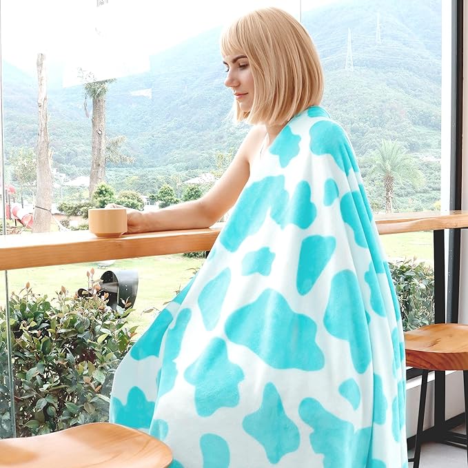 Sky Blue Blanket Small Kids Fleece Blankets Cute Lightweight Cyan Soft Blanket Light Blue Stuff Decor for Teens Girls Boys Toddlers Women