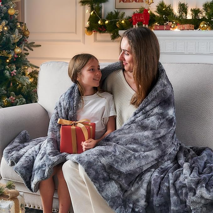 NEWCOSPLAY Super Soft Faux Fur Blanket Twin Size Grey Sherpa Fuzzy Plush Warm Blanket for Sofa Bed (Grey, Twin(60"x80"))