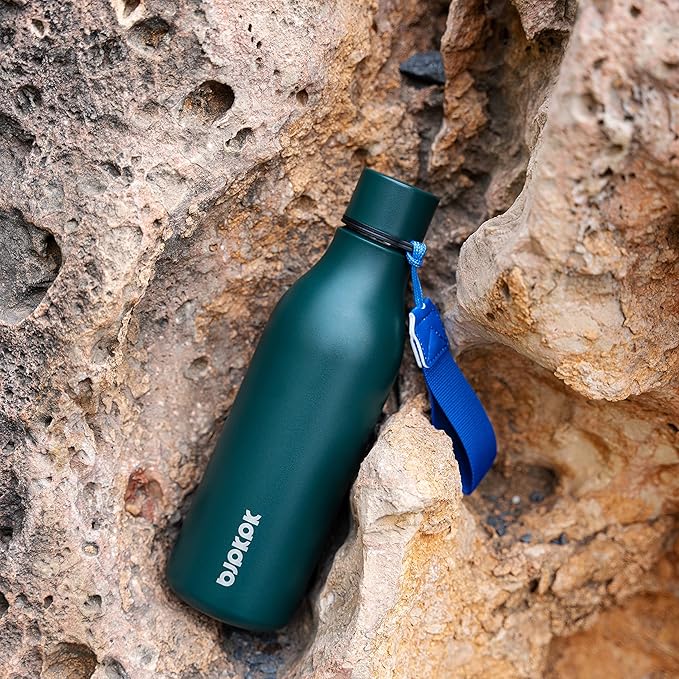 BJPKPK Insulated Water Bottles, 18 oz Stainless Steel Metal Water Bottle with Strap, BPA Free Leak Proof Thermos, Mugs, Flasks, Reusable Water Bottle for Sports & Travel, Army Green